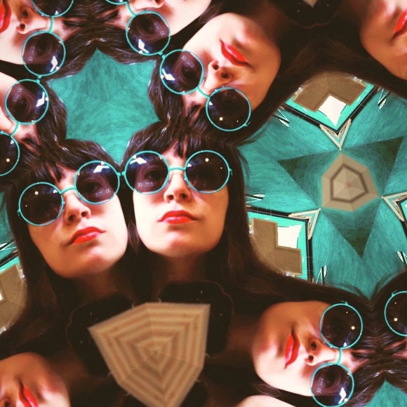 Meet your Posher, Laura - Picture 1 of 1